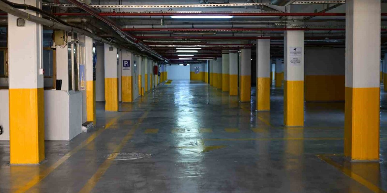 Manisa’da yeraltı otoparkı baştan aşağı yenilendi