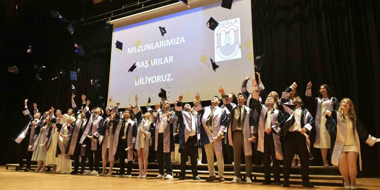 MSKÜ’lü diş hekimleri geleceğe uğurlandı