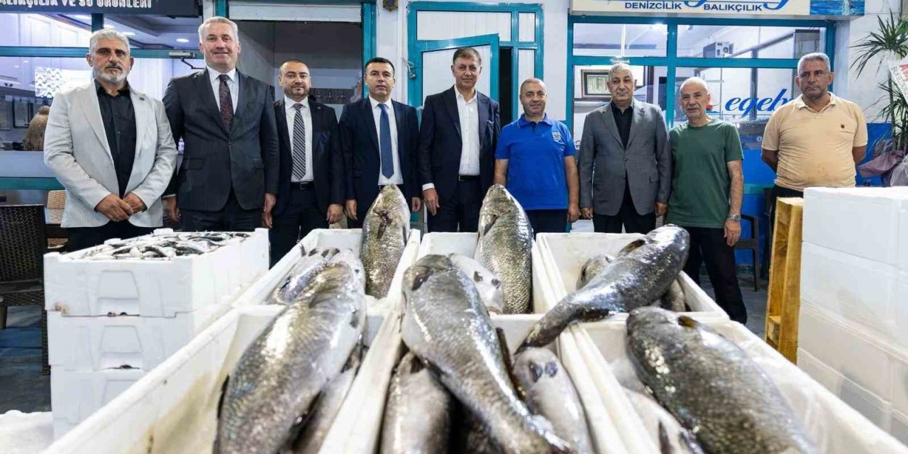 Başkan Tugay, sezonun ilk mezadına katıldı