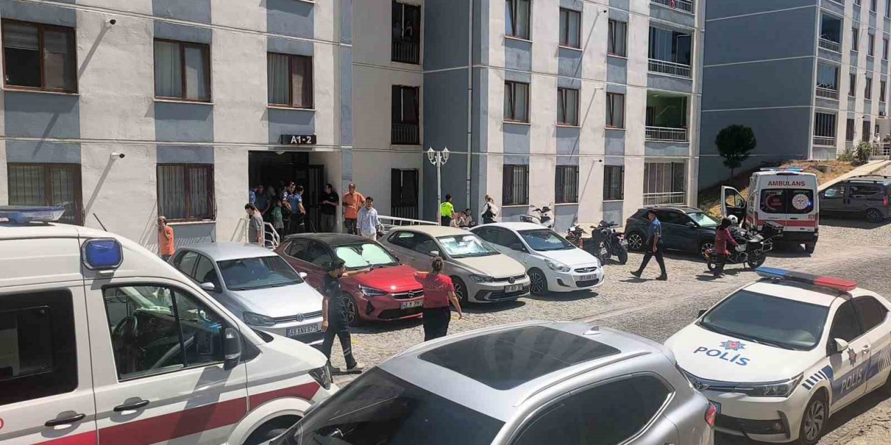 Menteşe’de 2 kişi aynı dairede ölü bulundu