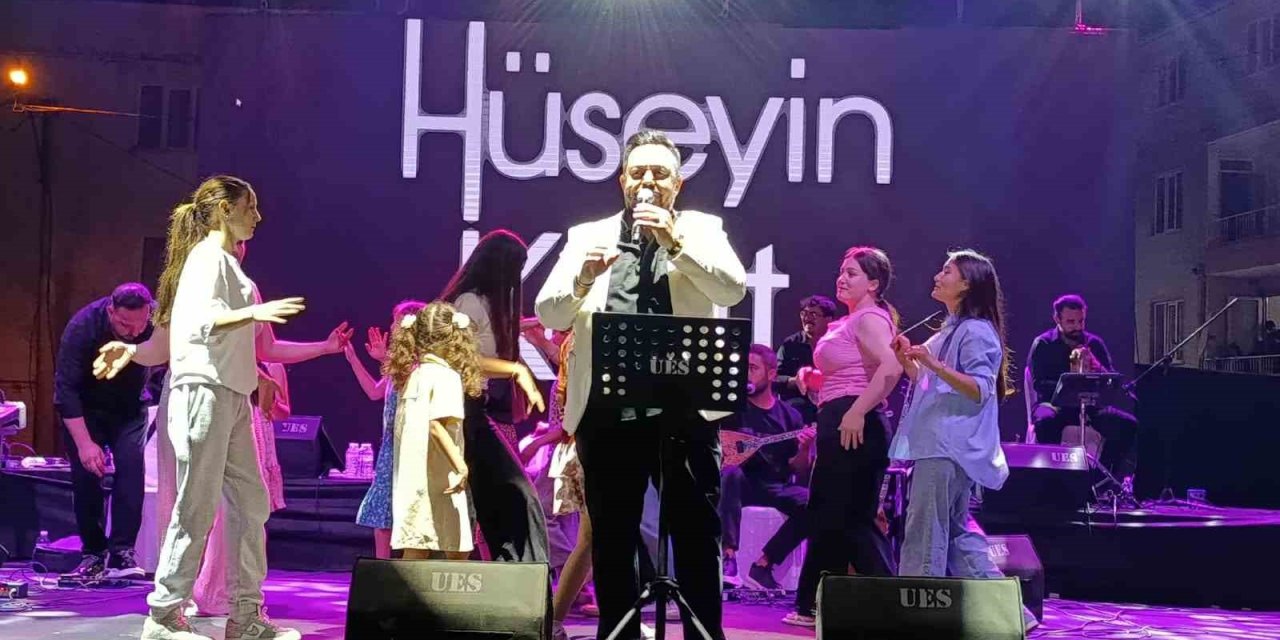 Hüseyin Kağıt coşturdu, Başkan Daban sahnede oynadı