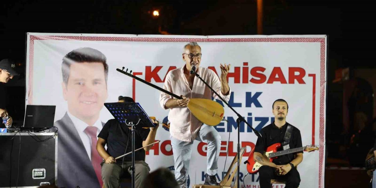 Karahisar Halk Gecesinde müzik ve eğlence dolu akşam