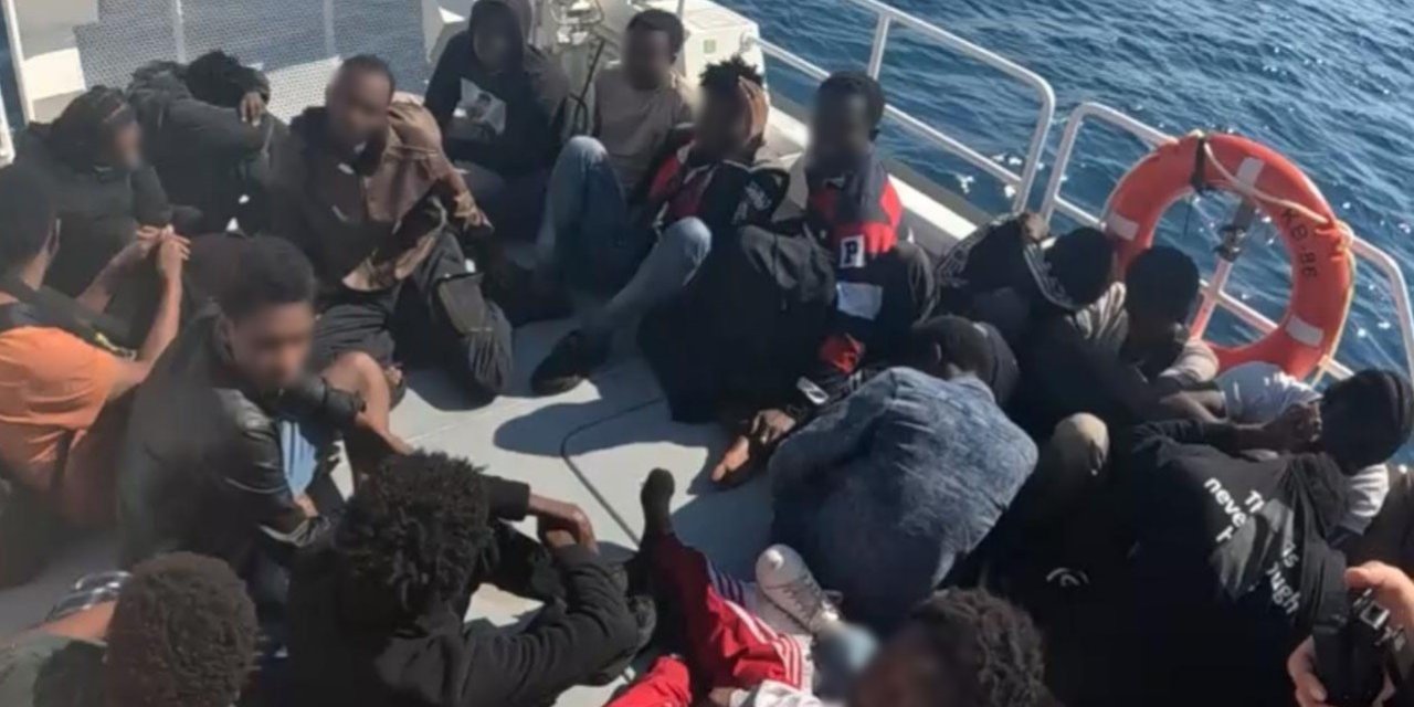 İzmir’de 56 düzensiz göçmen yakalandı, 20 göçmen kurtarıldı
