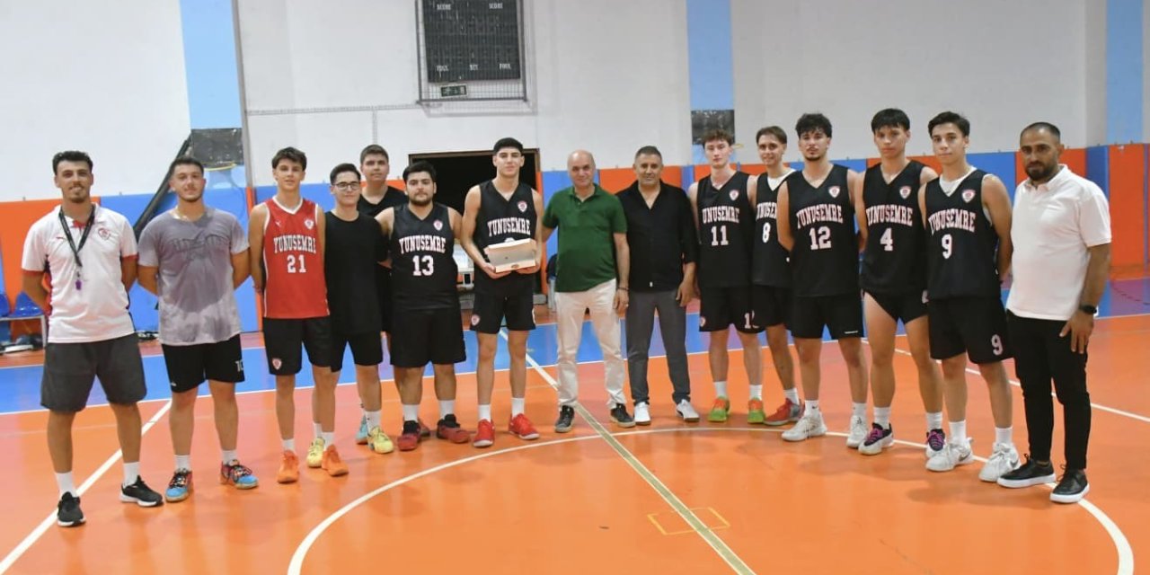 Yunusemre Belediyespor potada geleceğe yatırım yapıyor
