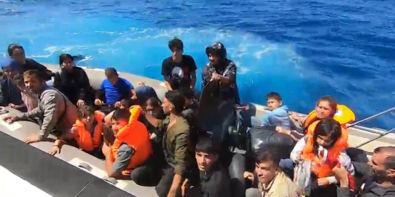 Aydın açıklarında 21 düzensiz göçmen yakalandı