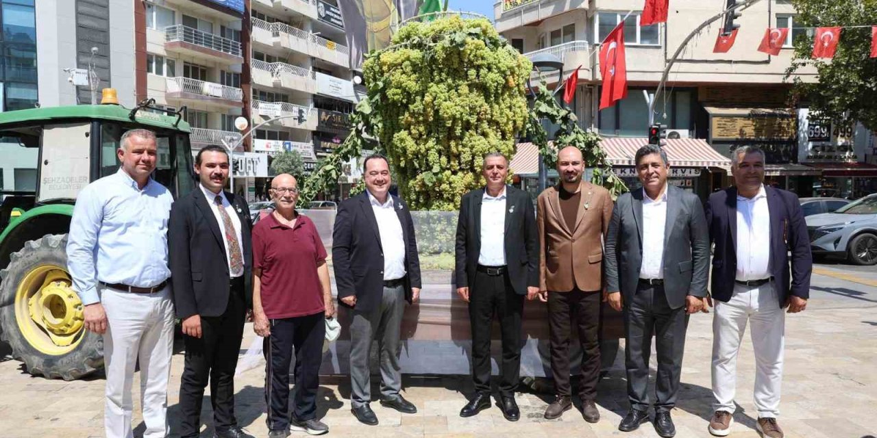 Üzümün başkenti Manisa’da şenlik coşkusu