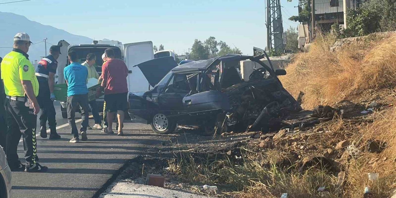 Seydikemer’de otomobil yoldan çıktı: 2 ölü