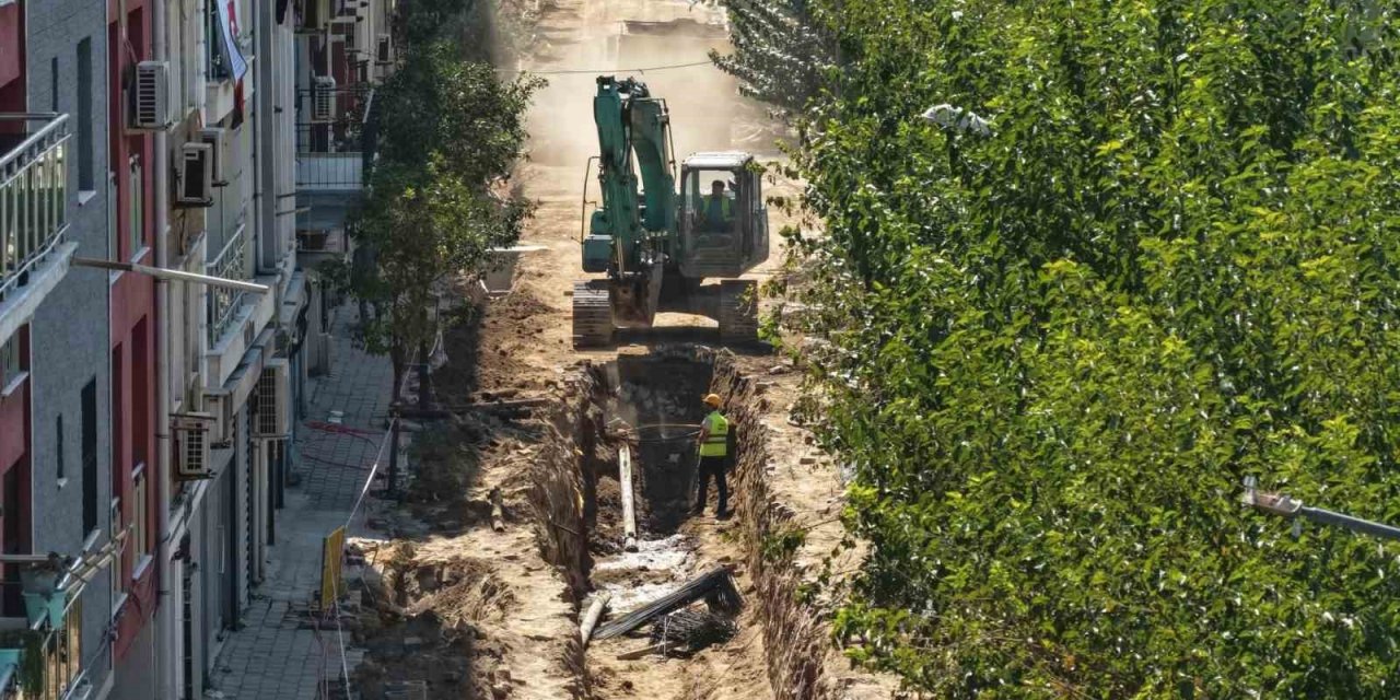 Aydın Büyükşehir Belediyesi’nin Efeler’de altyapı yatırımları sürüyor