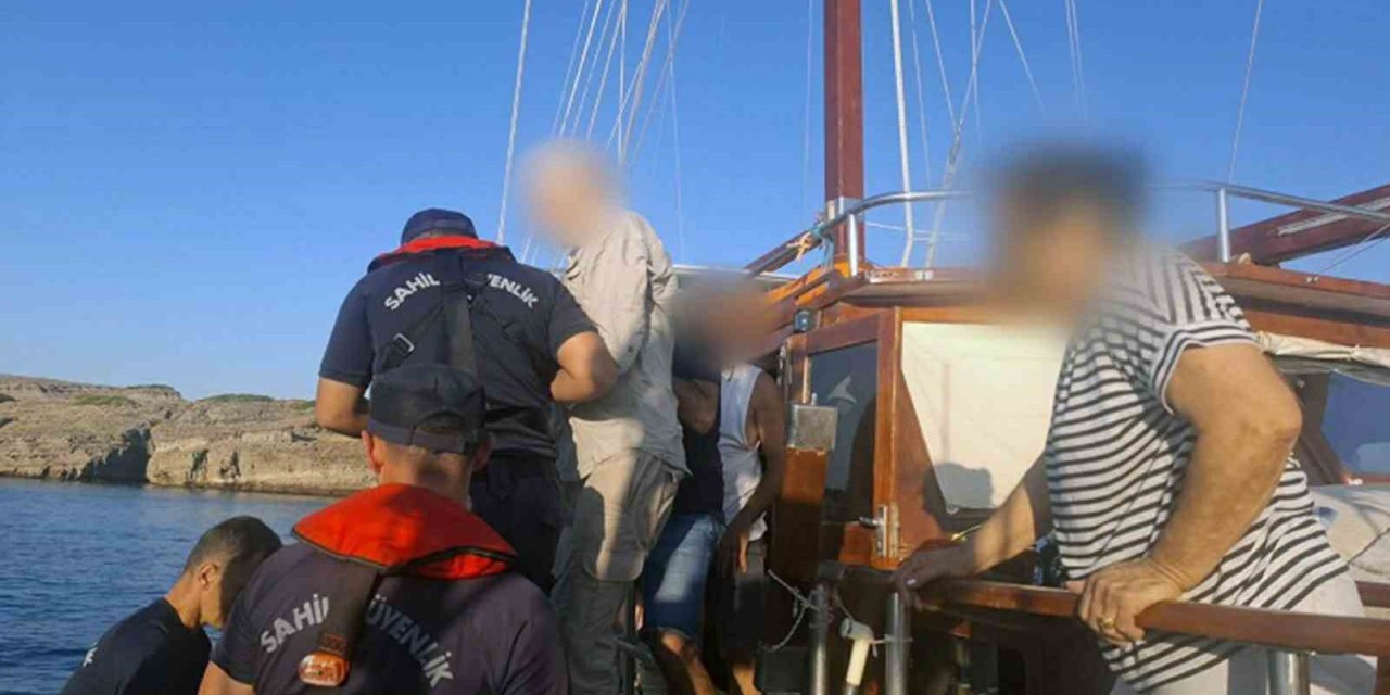 Bodrum ve Marmaris’te ticari yatlarda rahatsızlanan iki kişinin tıbbi tahliyesi yapıldı