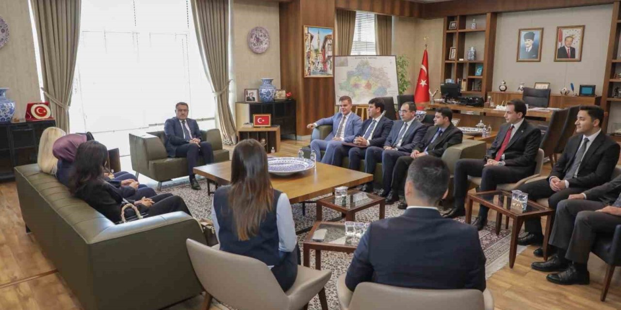 Kütahya Valisi Işın, ilçe kaymakamlarıyla bir araya geldi