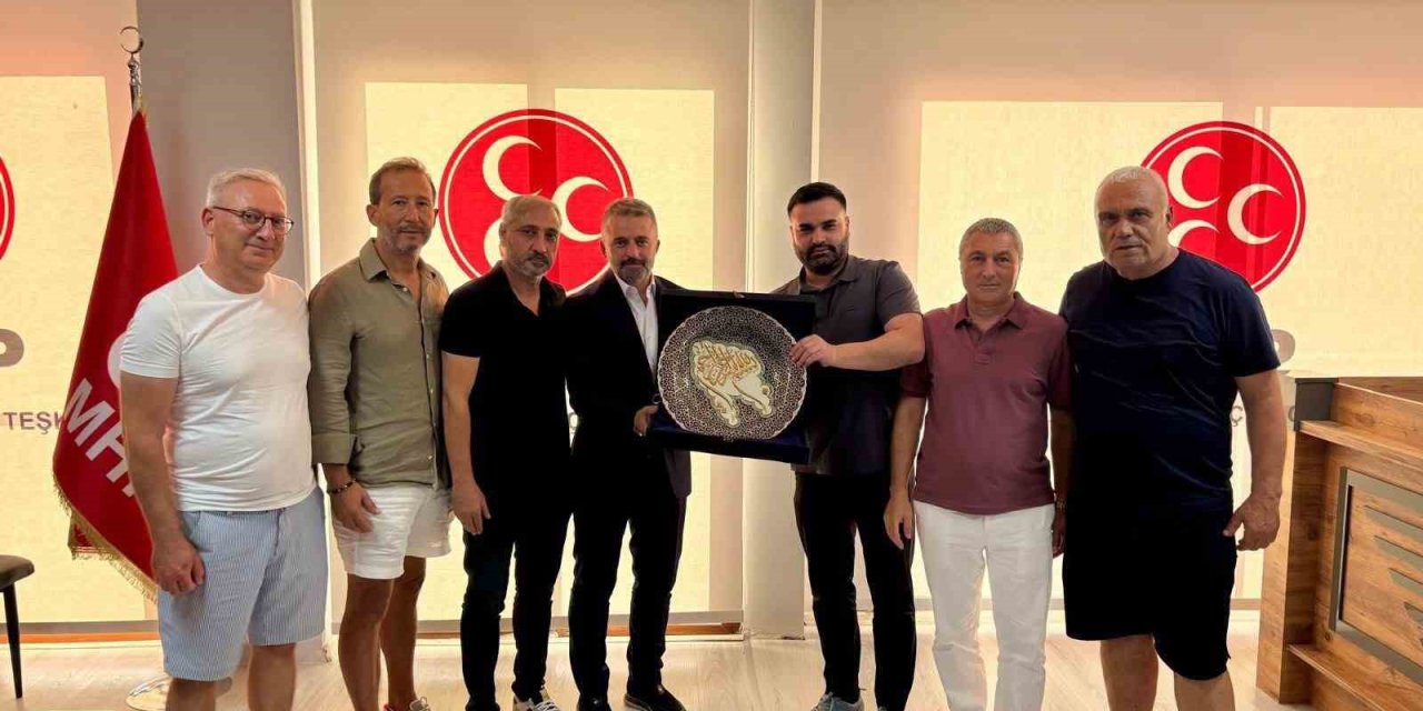 Esnaflar, MHP Kuşadası İlçe Başkanı Taşdemir ile görüştü