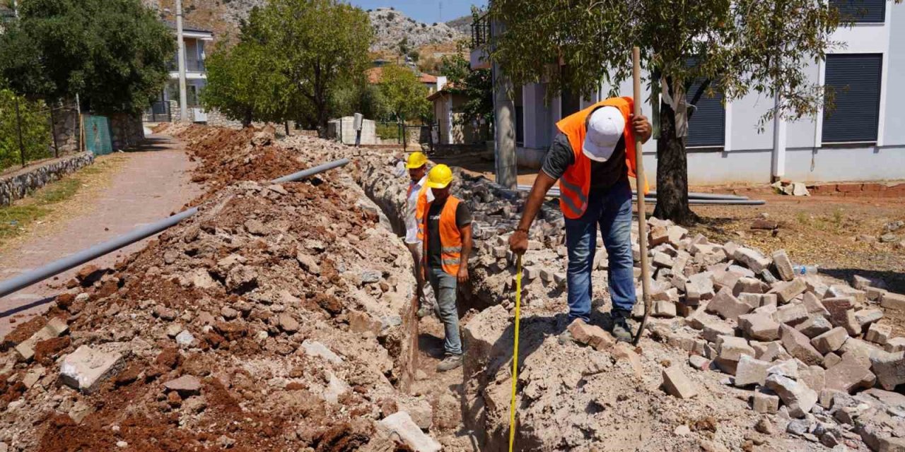 Marmaris Yeşilova Mahallesi’nde içme suyu şebekesi genişletiliyor