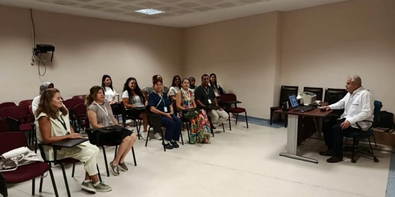 Nazilli Devlet Hastanesi’nde acil bakım hemşireliği eğitimi başladı