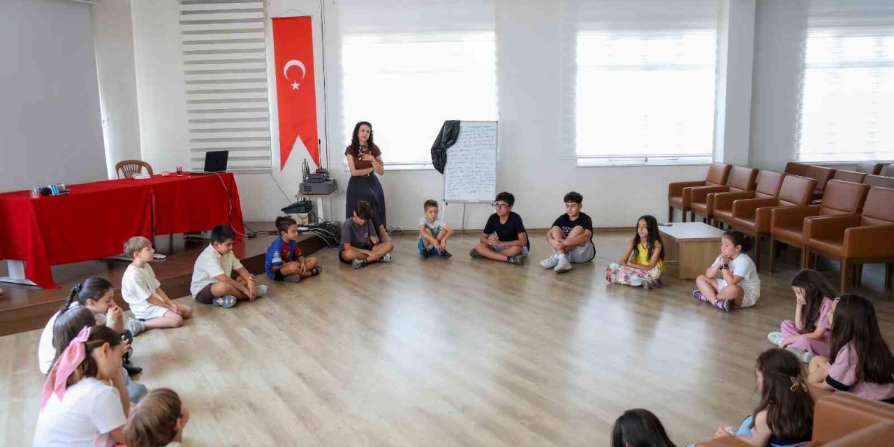 Efeler Belediyesi gençlerin ve çocukların yanında