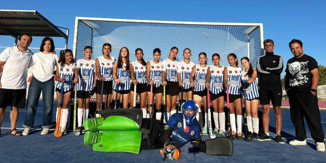 Muğla’nın U14 Kız Hokey takımı Türkiye 5’incisi oldu