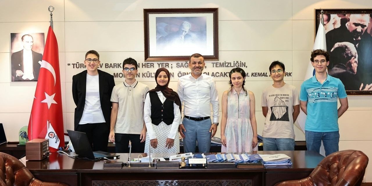 Büyükşehir’den YKS’de dereceye giren öğrencilere ödül