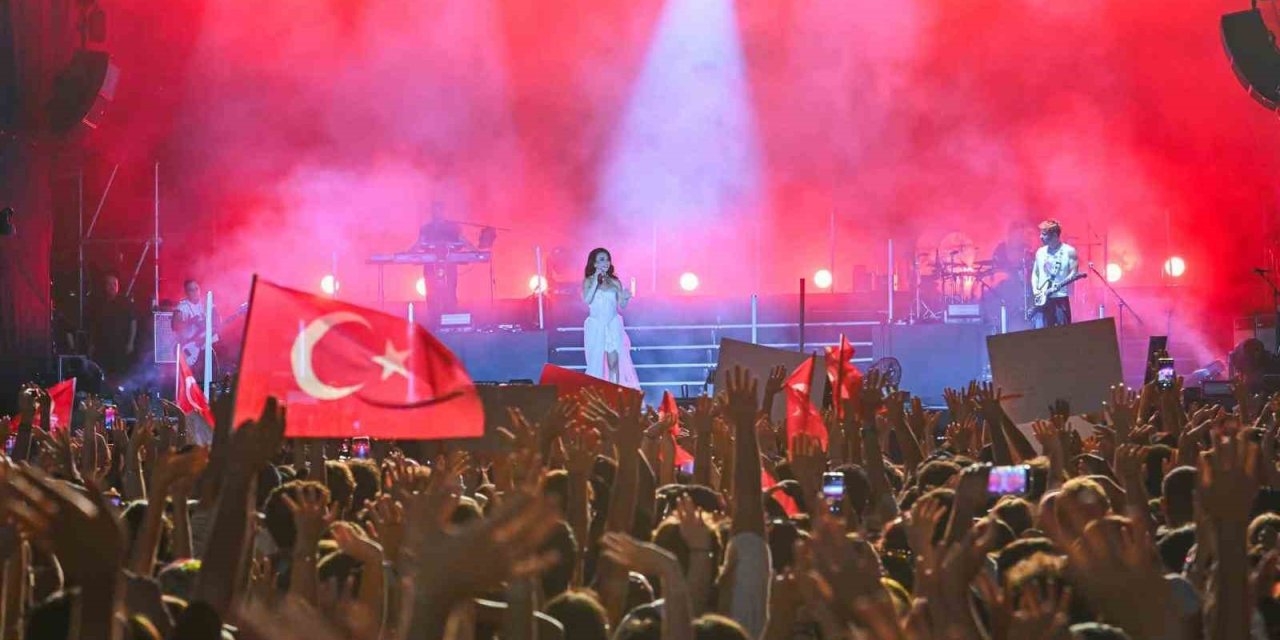İEF’de 9 Eylül coşkusu