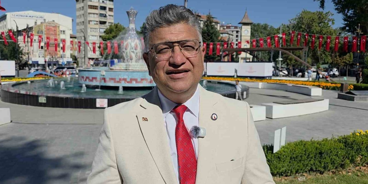 Rektör Kızıltoprak: "Yaşayan Miras Şöleni, Kütahya’nın köklü kültürel mirasını şehir meydanlarına taşımıştır"