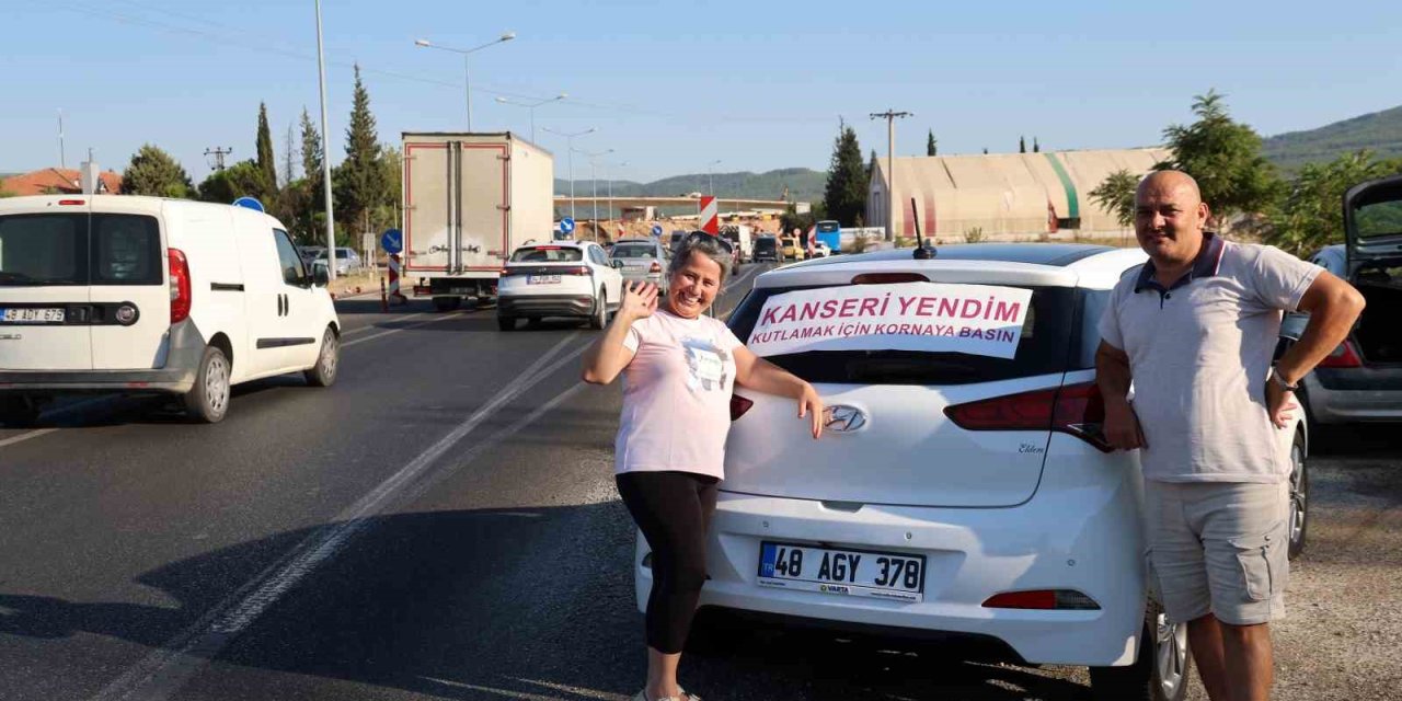 "Kanseri yendim, kutlamak için korna basın"