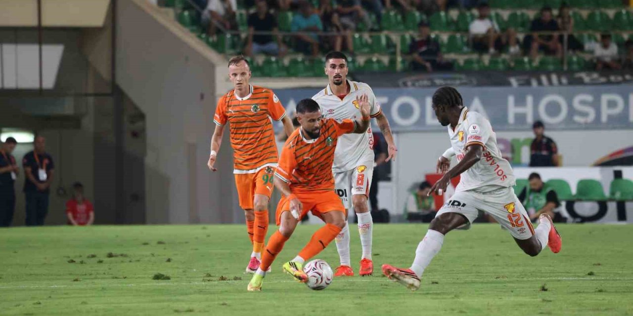 Süper Lig’de galibiyeti bulunmayan Göztepe, son sıradan kurtulamadı