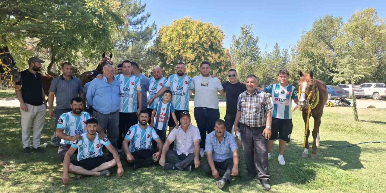 Selendili ciritçiler Ankara’da yarı finale kaldı