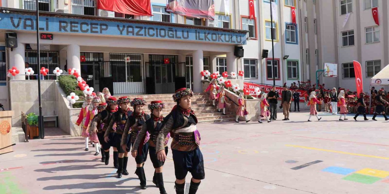 Denizli’de yeni eğitim-öğretim yılı heyecanı coşkuyla başladı