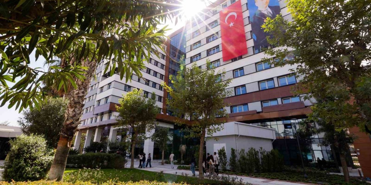 Yaşar Üniversitesi’ne ‘Altın’ çevre sertifikası