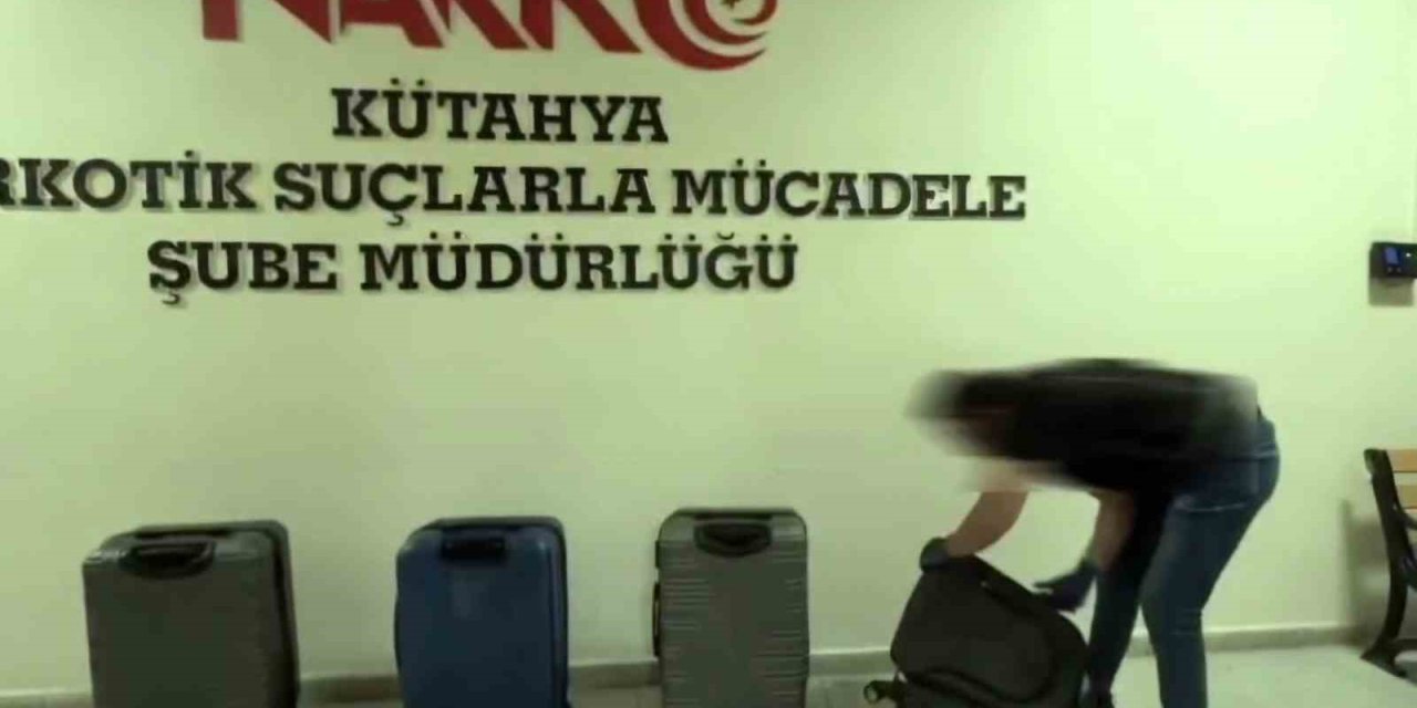 Kütahya’da narkotik operasyonu: Valizlerden 98,74 kilo pregabalin çıktı