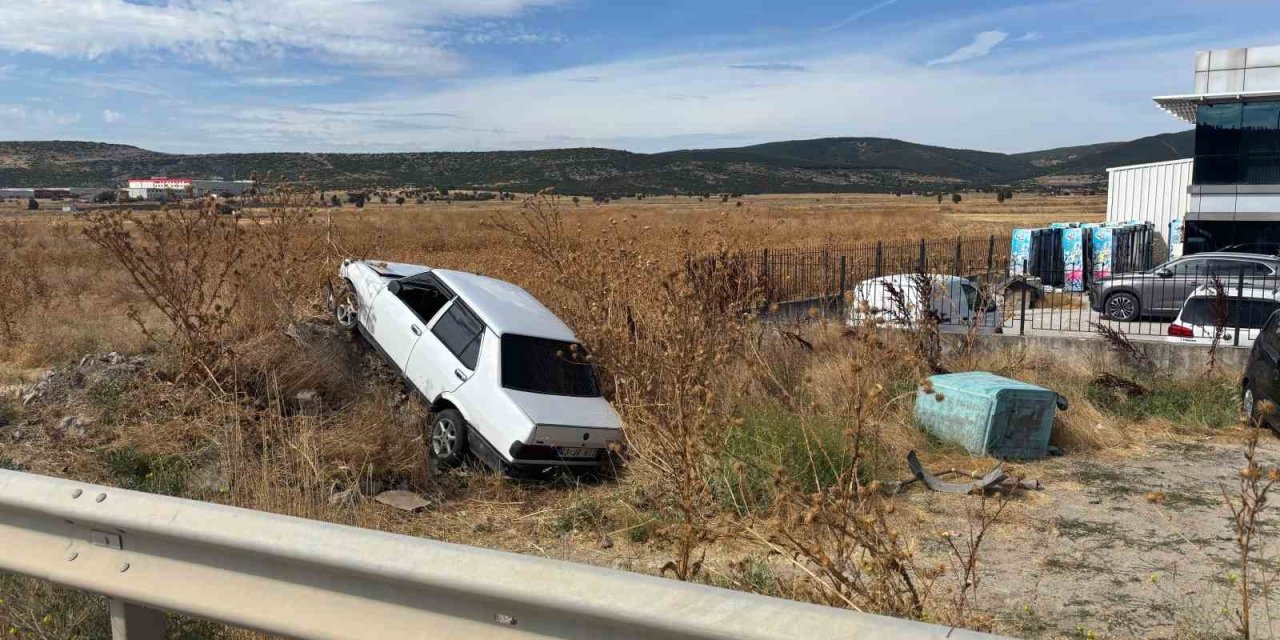 Tavşanlı’da otomobil yoldan çıktı: 1 yaralı