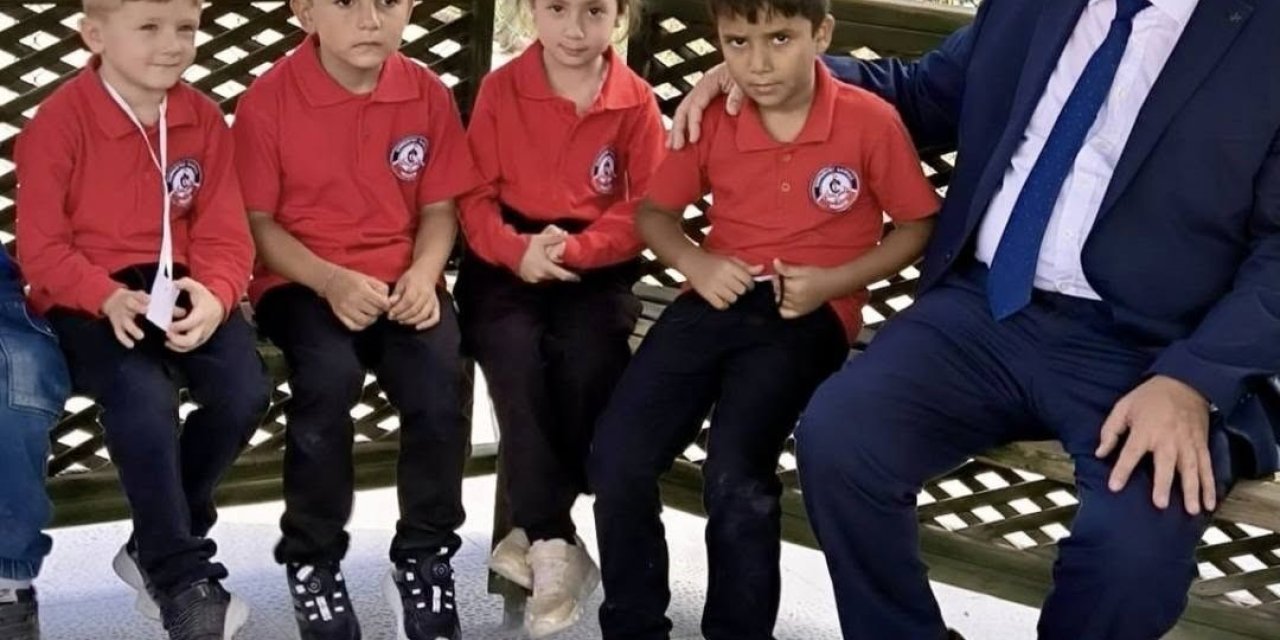 Protokol üyeleri minik öğrencilerin okul heyecanına ortak oldular