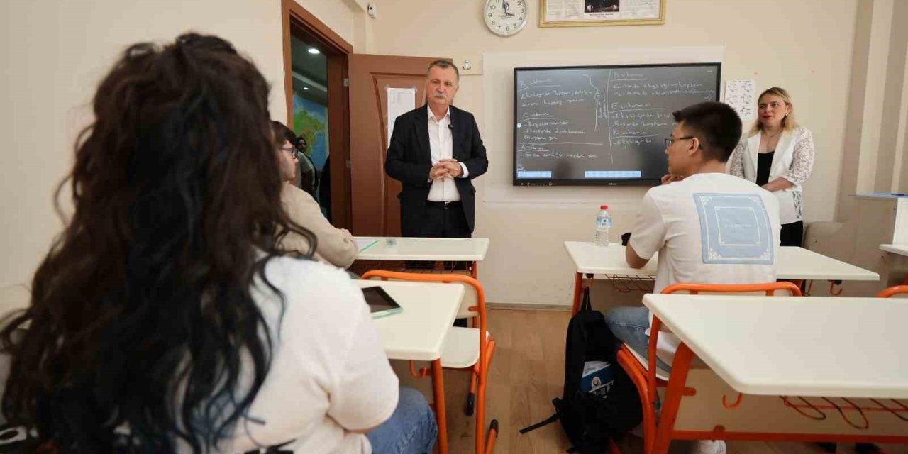 Başkan Balaban yeni eğitim yılında YEGEM öğrencileriyle buluştu