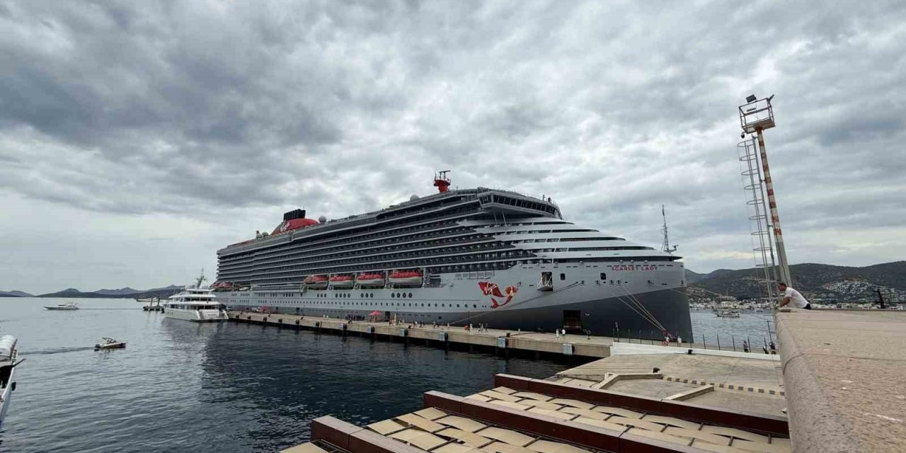 Bodrum’a 2 bin 560 yolcuyla geldi