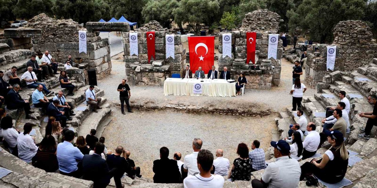 ADÜ Yönetim Kurulu ve Senato Toplantısı Nysa Antik Kenti’nde gerçekleştirildi