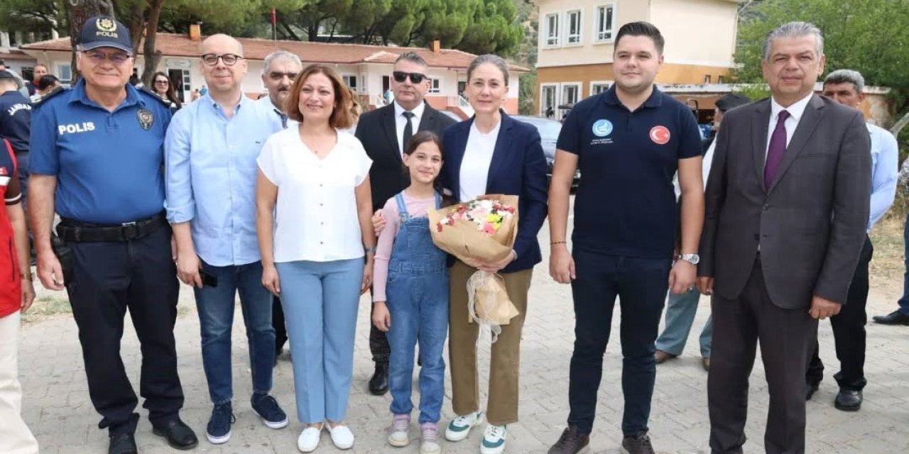 Nazilli Kaymakamı Kan öğrenciler ve öğretmenlerle bir araya geldi