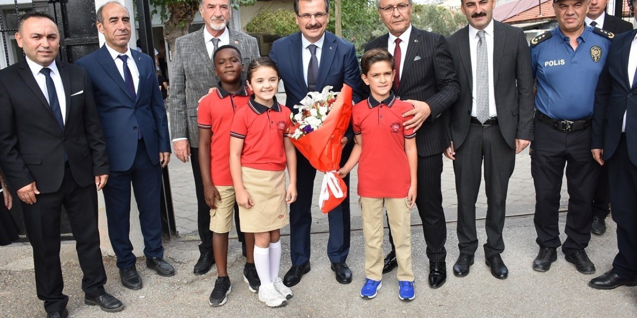 Salihli’de İlköğretim Haftası kutlandı