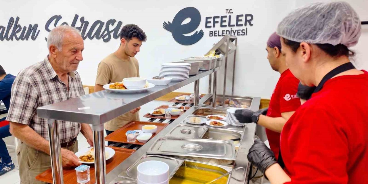 Efeler’de Kent Lokantası vatandaşın sofrasına destek oluyor