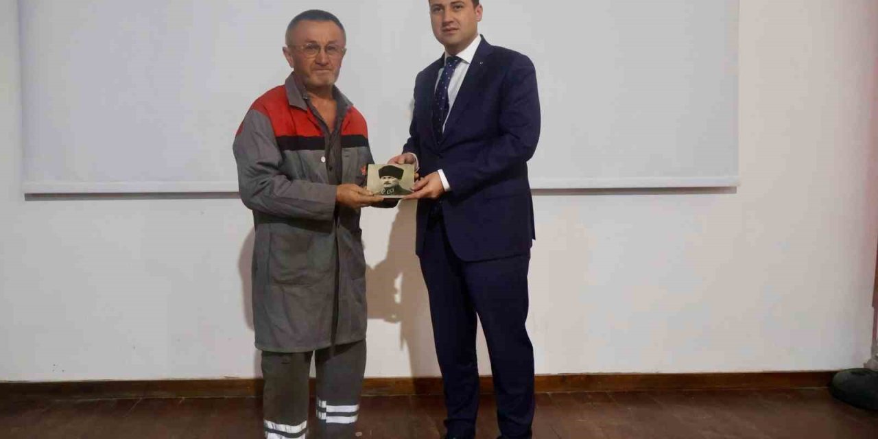 56 yıllık tamirci Çivril’de Yılın Ahisi seçildi