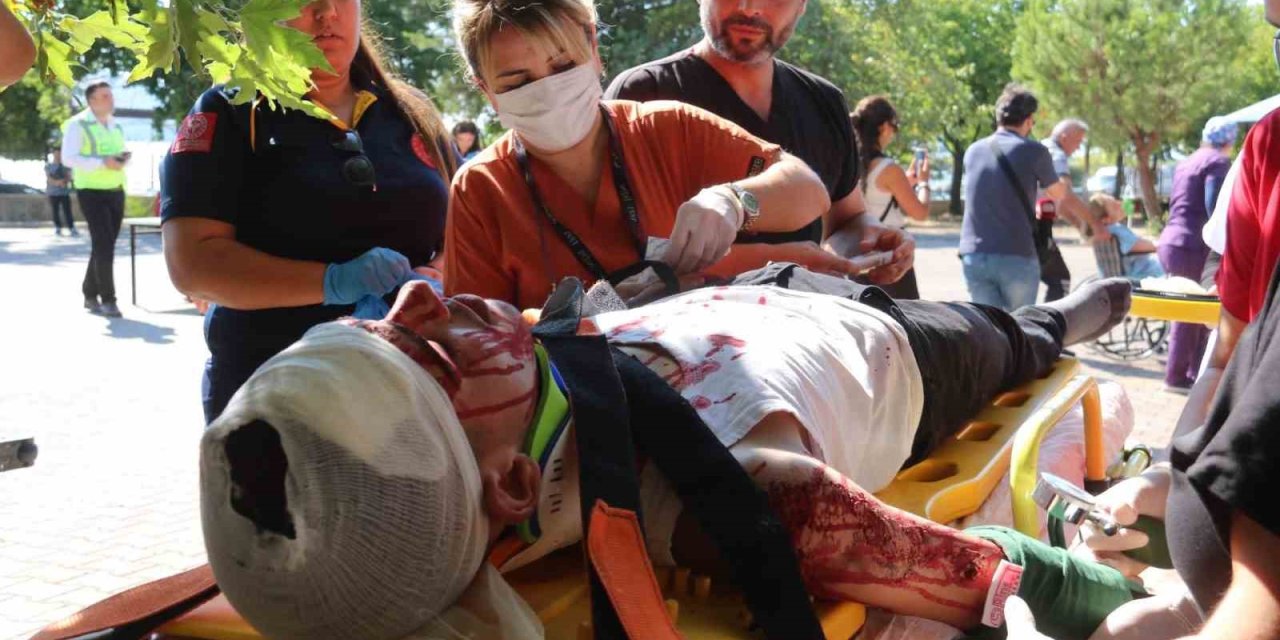 Fethiye Devlet Hastanesi’nde deprem tatbikatı gerçeğini aratmadı