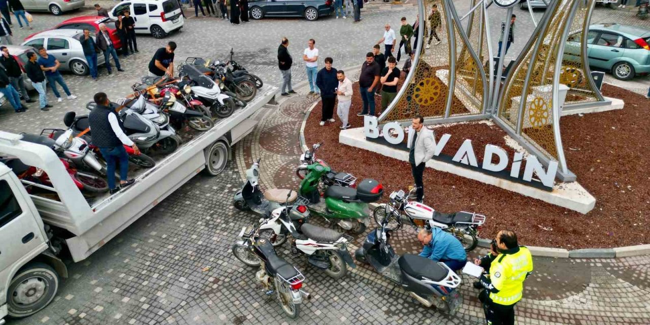 Polis denetiminde 52 motosiklet trafikten men edildi