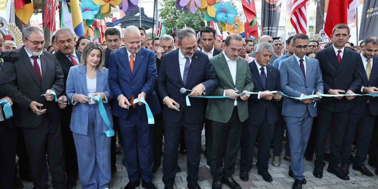 Menemen Çömlek Festivaline renkli açılış