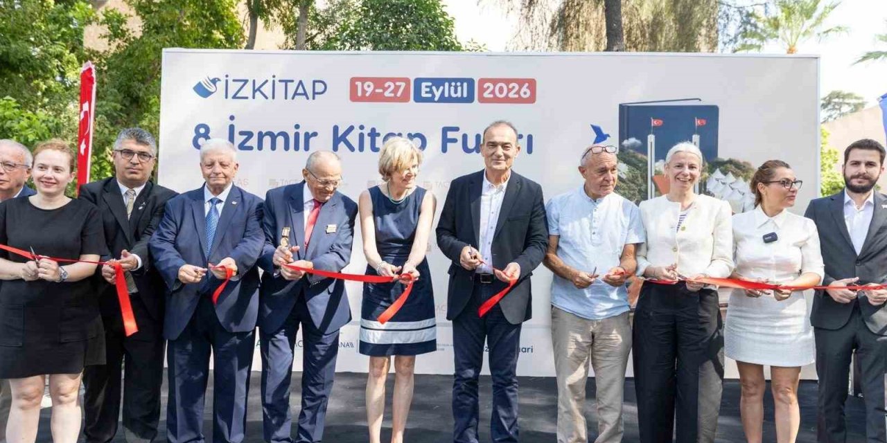 İZKİTAP-8. İzmir Kitap Fuarı kapılarını açtı