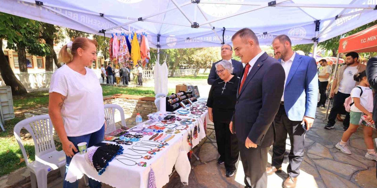 Vali Akbıyık, Mor Pazar’ı ziyaret etti