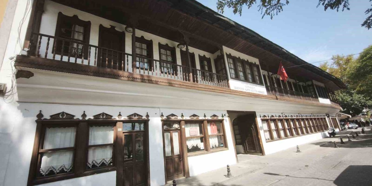 Menteşe’deki bazı tarihi taşınmazlar Mihrişah Valide Sultan Vakfı’na tescil ediliyor