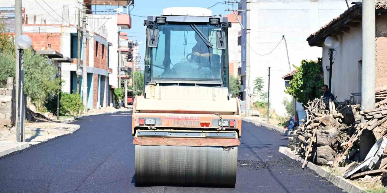 Ahmetli’de yollar sıcak asfaltla buluşuyor