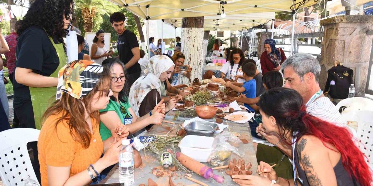 Menemen Çömlek Festivali’nde örnek hareket