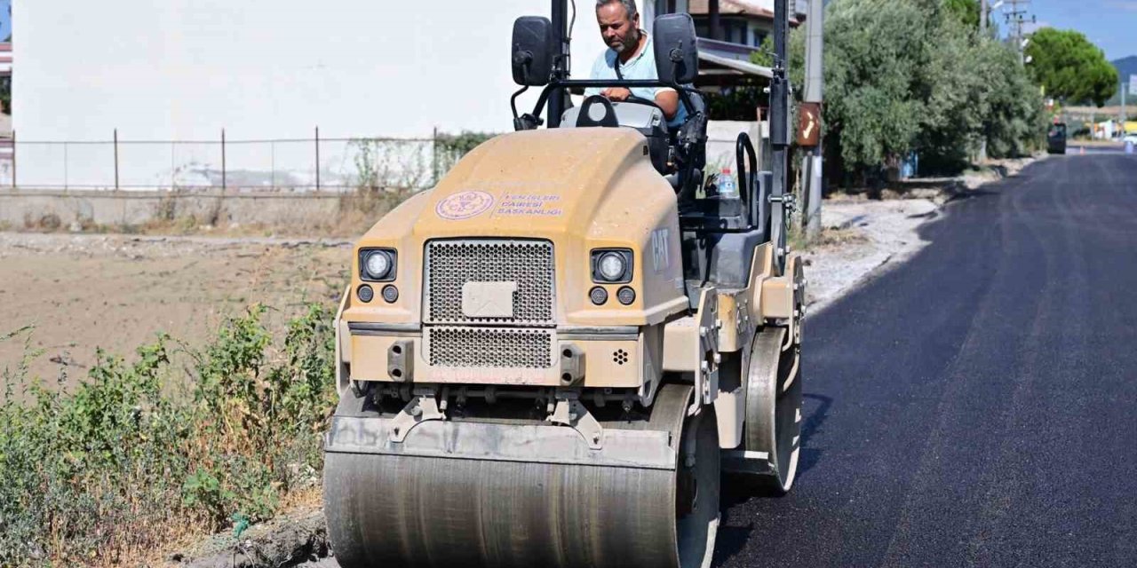 Gölmarmara NATO Caddesi’nde sıcak asfalt çalışması başladı