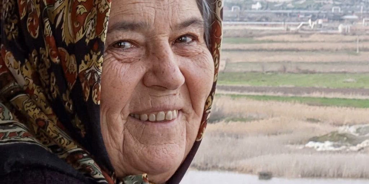 Domates yüklü tır ile otomobil çarpıştı: 1 ölü, 2 yaralı