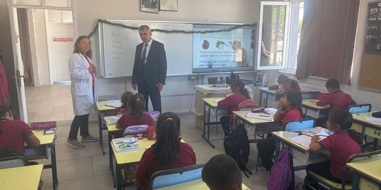Söke İlçe Milli Eğitim Müdürü Uğurlu, öğrencilerin yeni dönem heyecanına ortak oldu