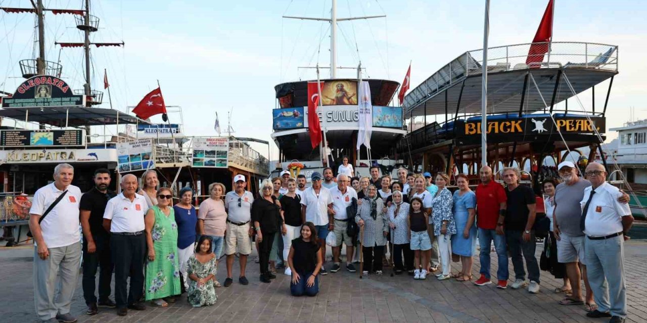 Marmaris’te gazilere tekne turu