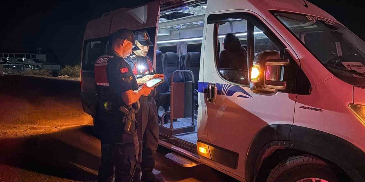 Manisa’da jandarmadan gece denetimi